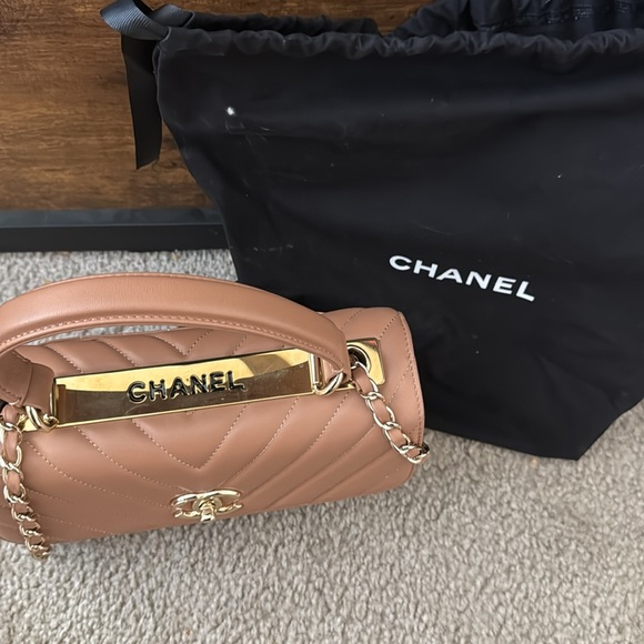 Chanel Bag - Picture 2 of 4